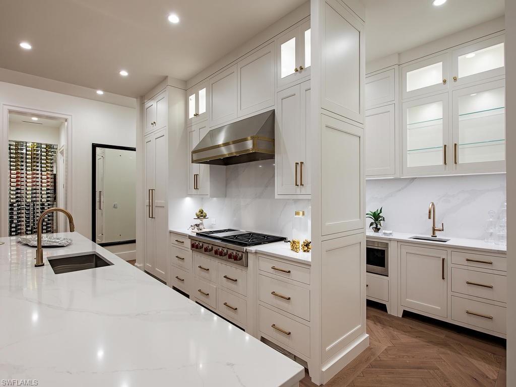 MOORINGS - Residential