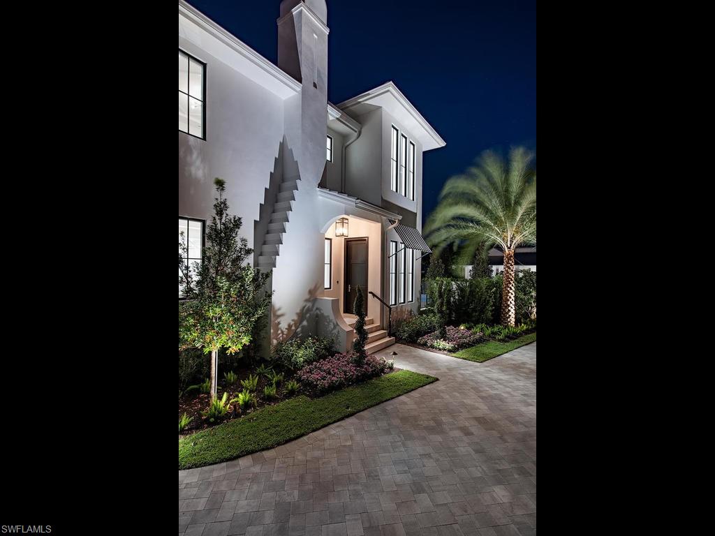 MOORINGS - Residential