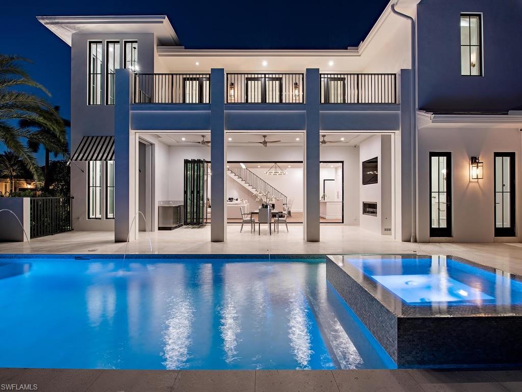 MOORINGS - Residential