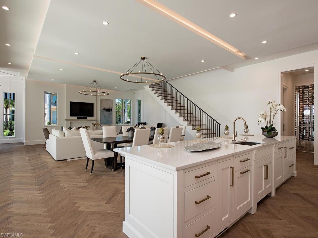 MOORINGS - Residential