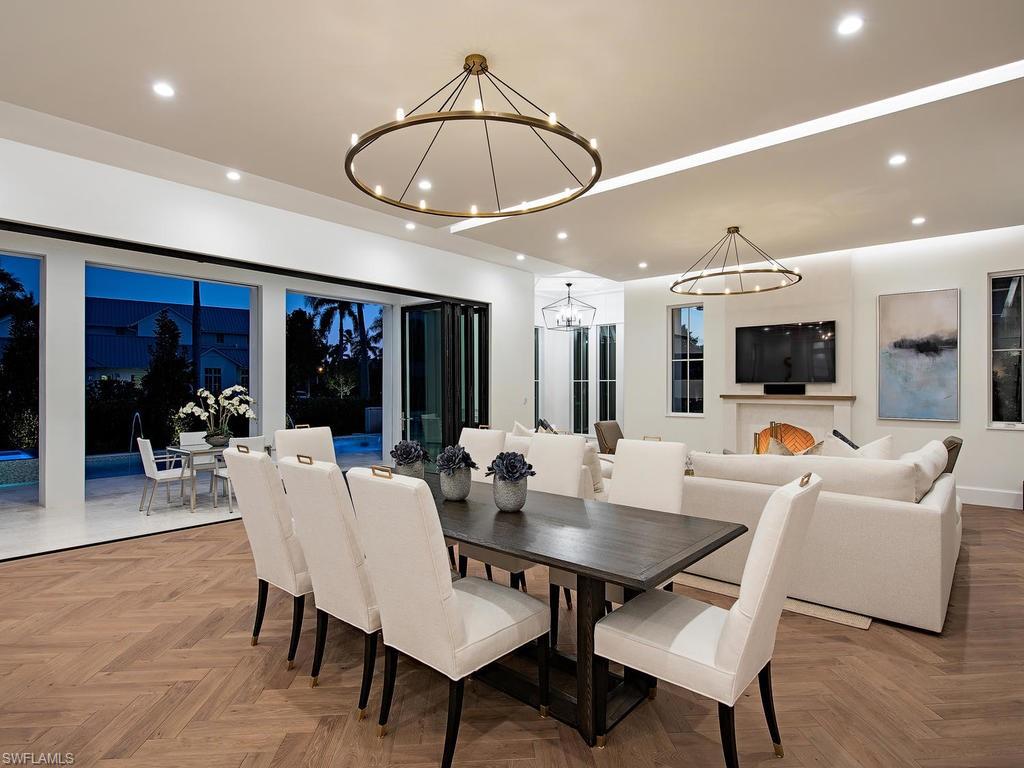 MOORINGS - Residential