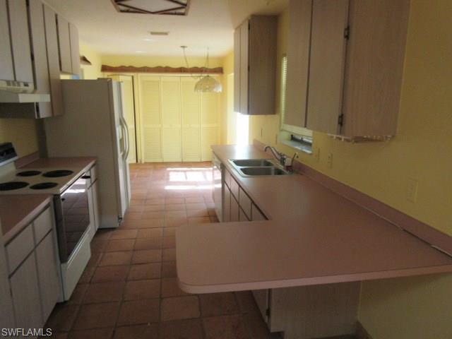 GOLDEN GATE ESTATES - Residential