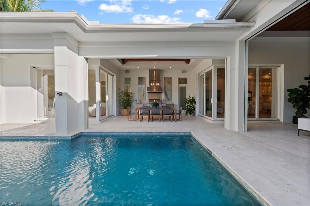 MOORINGS - Residential