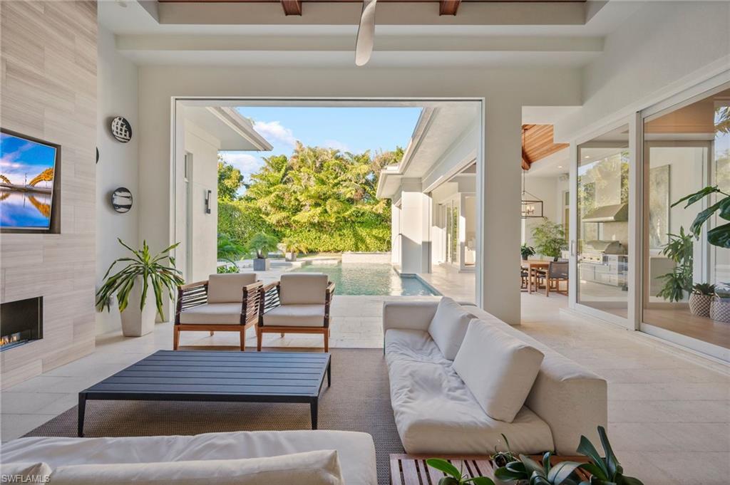 MOORINGS - Residential