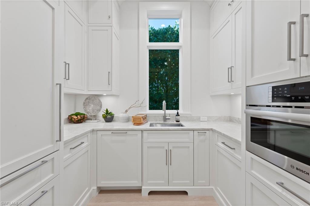 MOORINGS - Residential