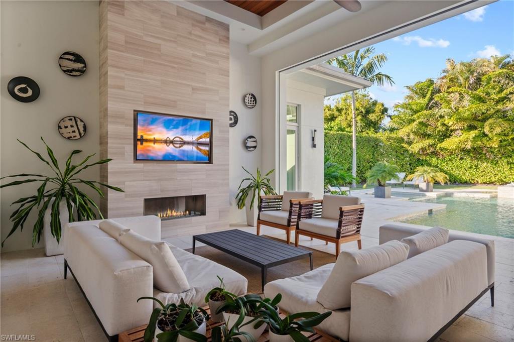 MOORINGS - Residential