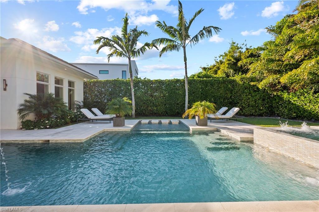 MOORINGS - Residential