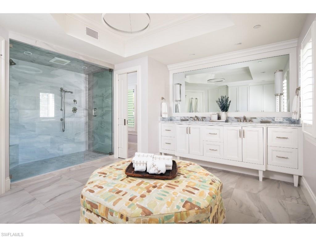 LUCAYA CAY - Residential