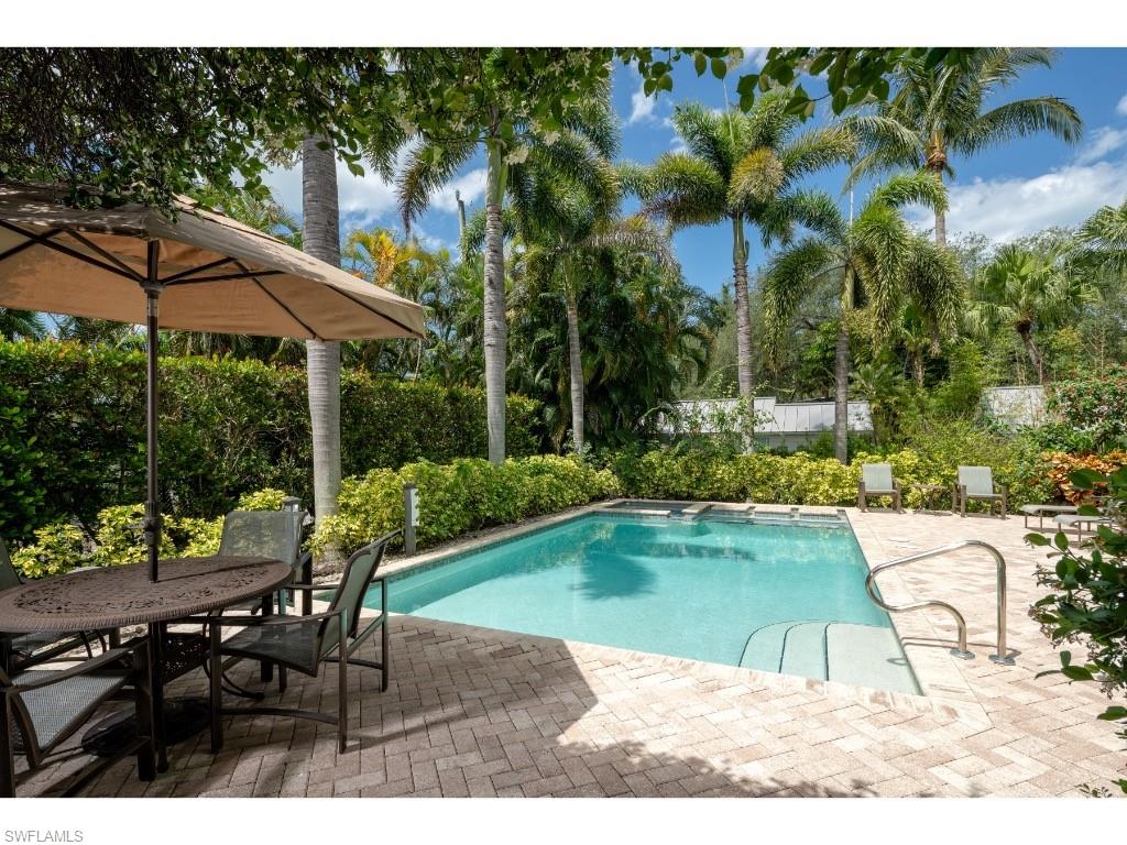 LUCAYA CAY - Residential