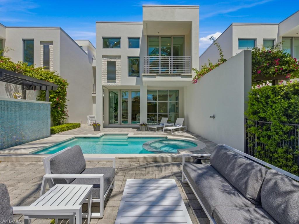 BANYAN CORNERS - Residential