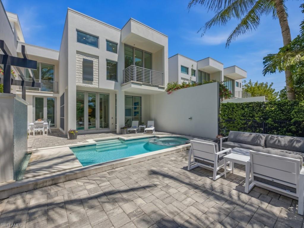 BANYAN CORNERS - Residential