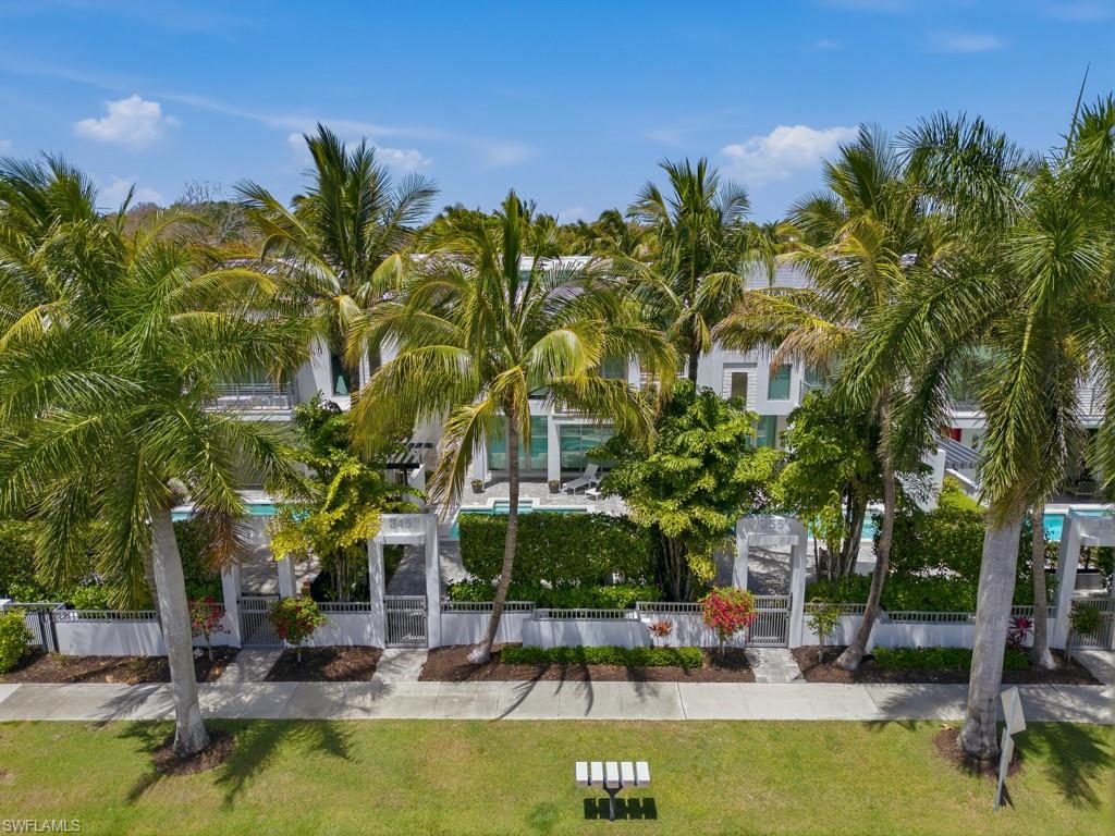 BANYAN CORNERS - Residential