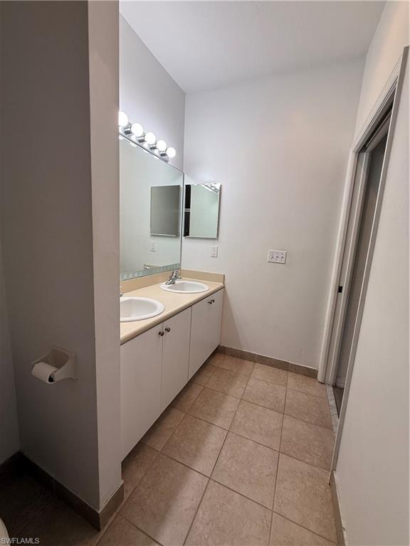 THE COVE AT SIX MILE - Residential Lease