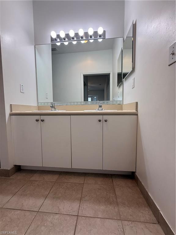 THE COVE AT SIX MILE - Residential Lease