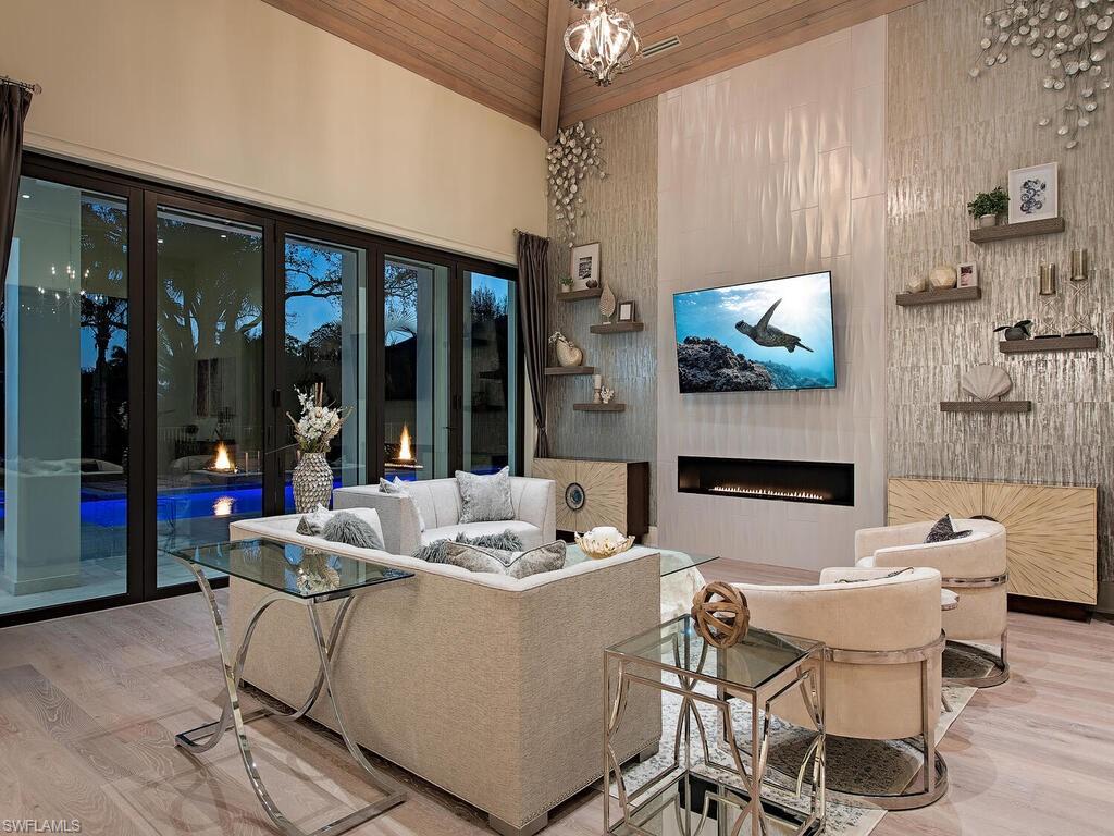 PELICAN BAY WOODS - Residential