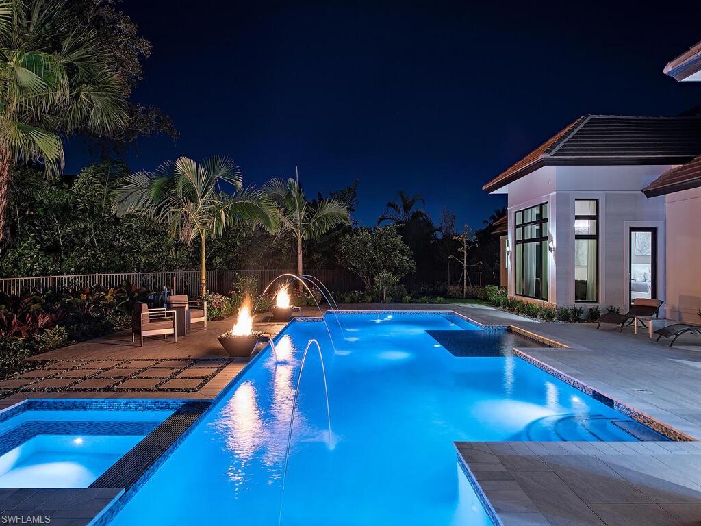 PELICAN BAY WOODS - Residential