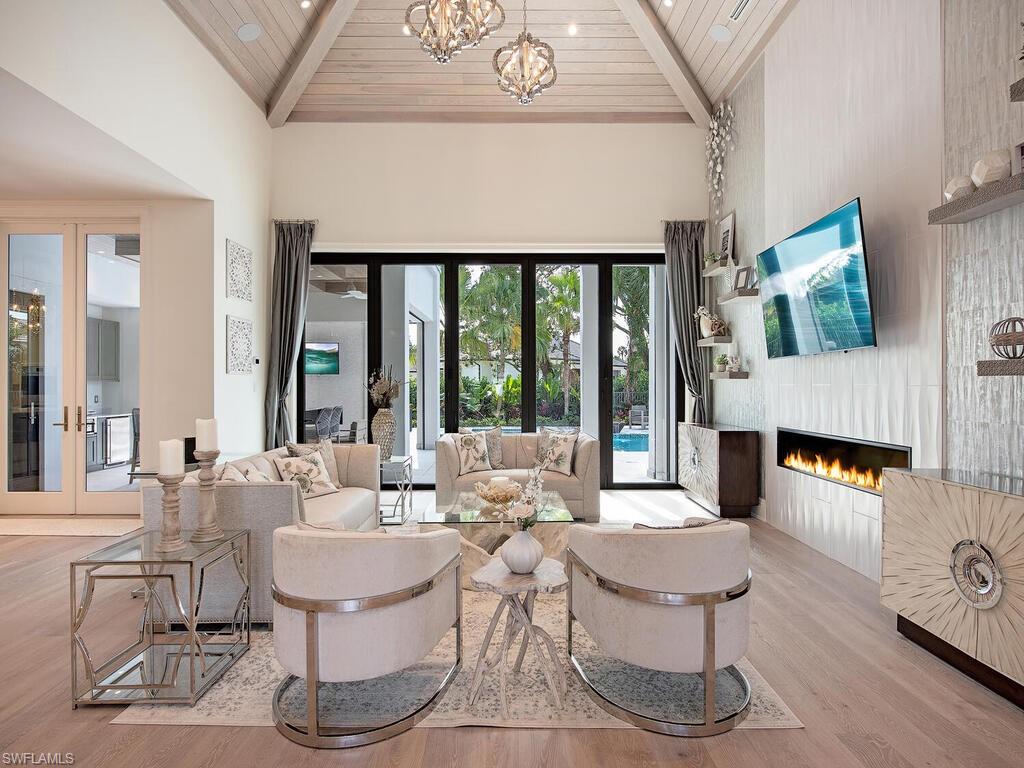 PELICAN BAY WOODS - Residential