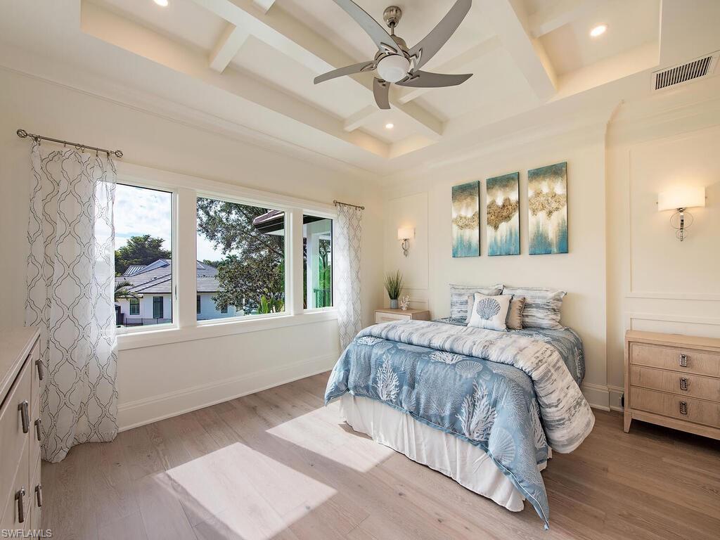 PELICAN BAY WOODS - Residential