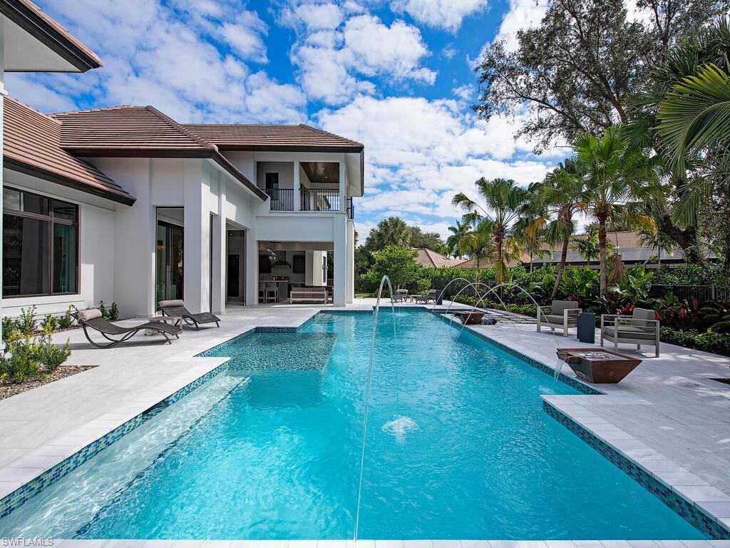 PELICAN BAY WOODS - Residential