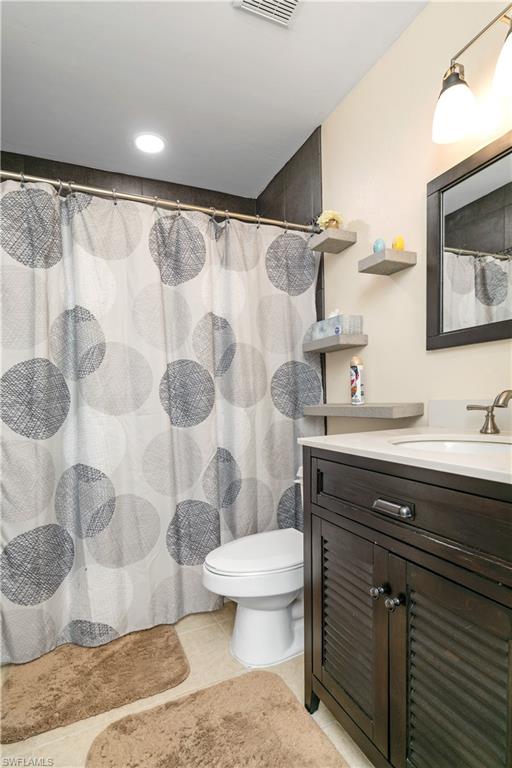 PALM LAKES - Residential