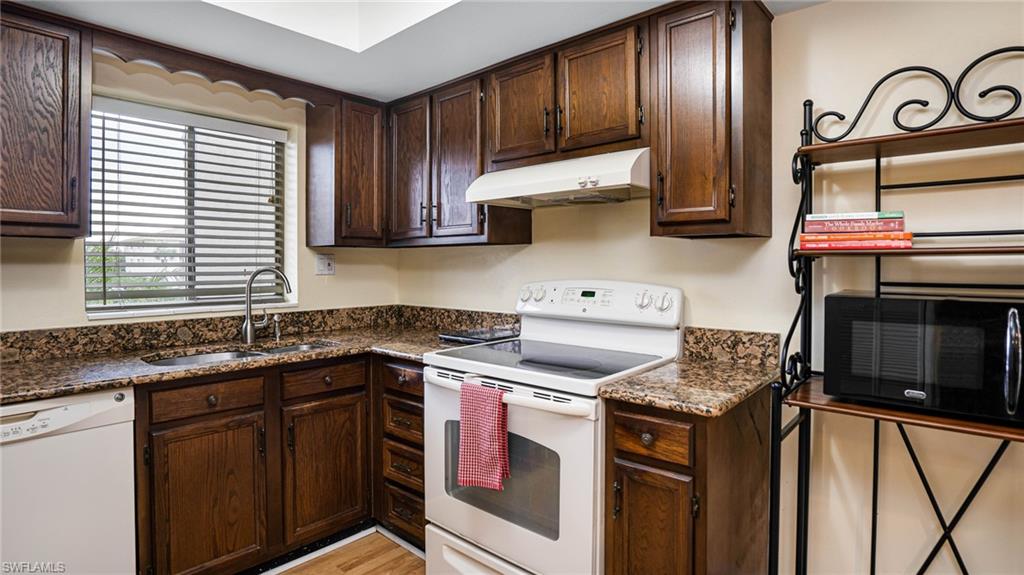 CARLTON HOUSE - Residential