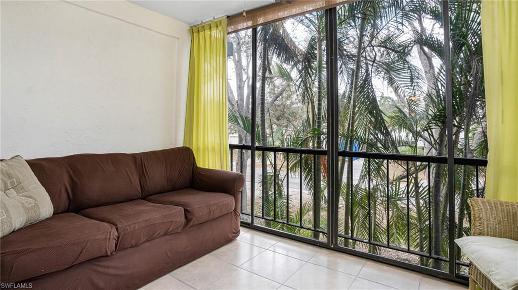 CARLTON HOUSE - Residential