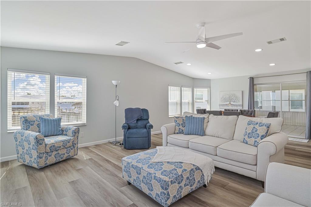 BAYSIDE ESTATES - Residential