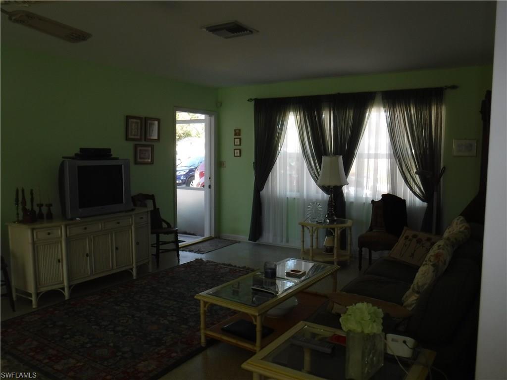 NAPLES SOUTH - Residential