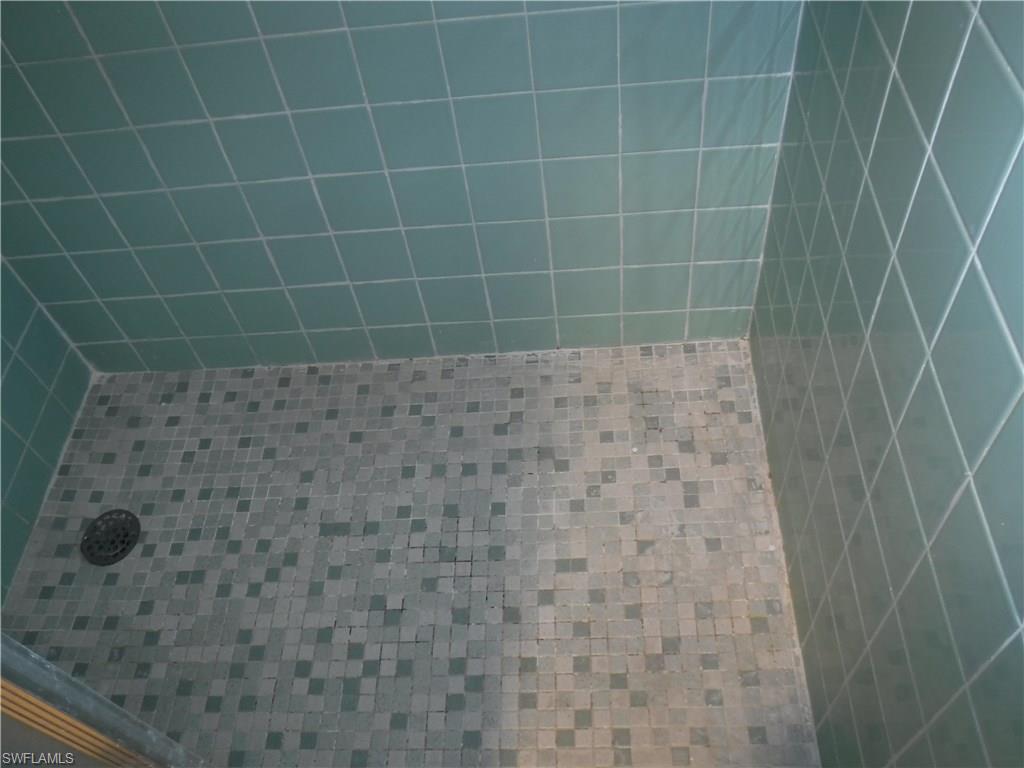 NAPLES SOUTH - Residential