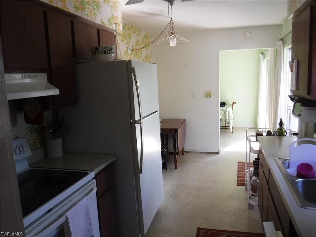 NAPLES SOUTH - Residential