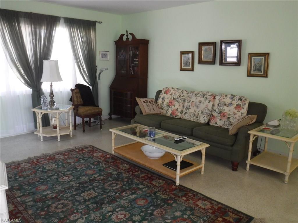 NAPLES SOUTH - Residential