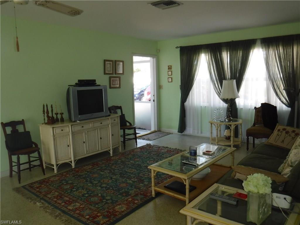 NAPLES SOUTH - Residential