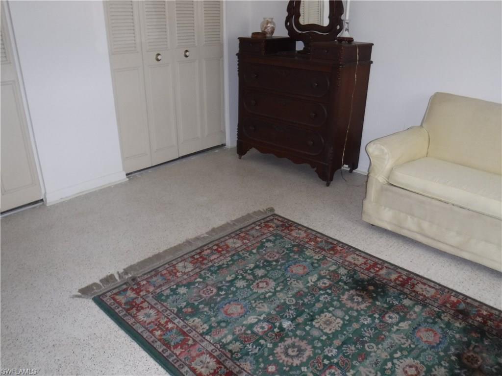 NAPLES SOUTH - Residential