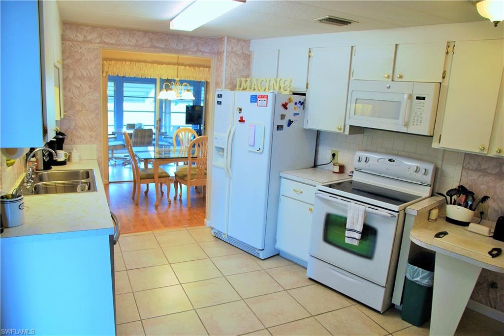 SIX LAKES COUNTRY CLUB - Residential