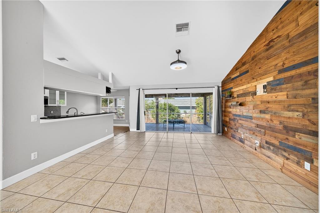 SAN CARLOS PARK - Residential