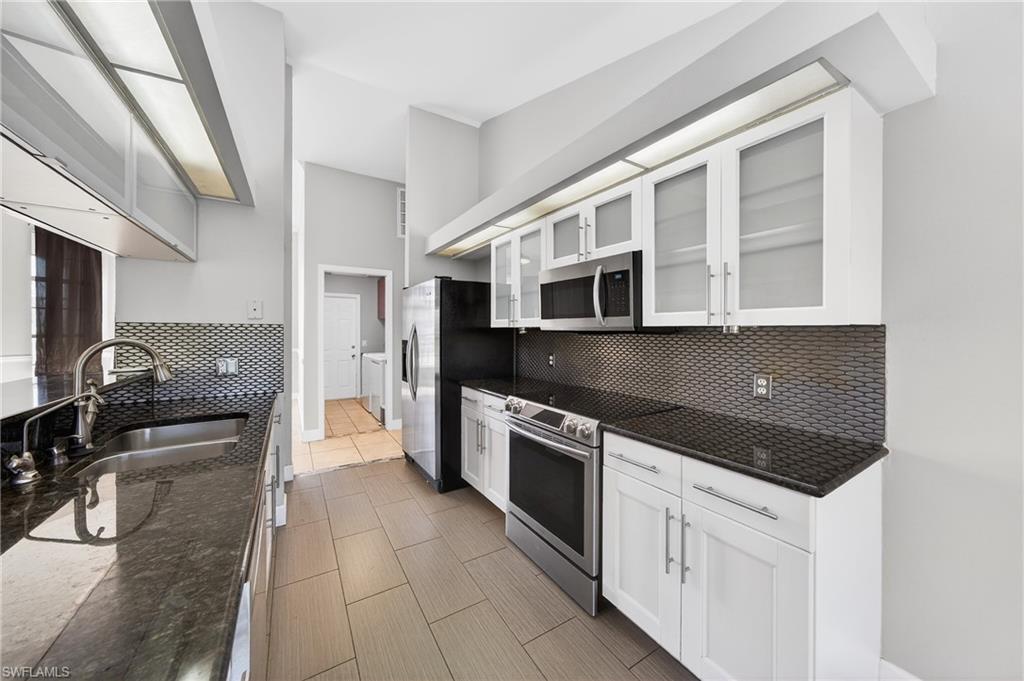 SAN CARLOS PARK - Residential