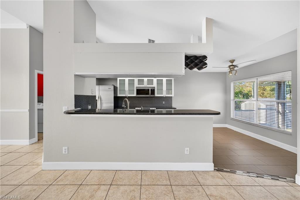 SAN CARLOS PARK - Residential