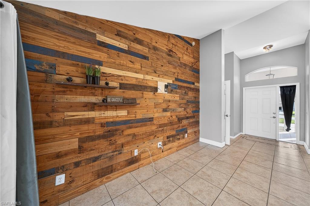 SAN CARLOS PARK - Residential