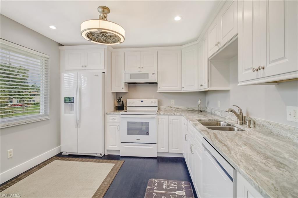 GLADES COUNTRY CLUB - Residential