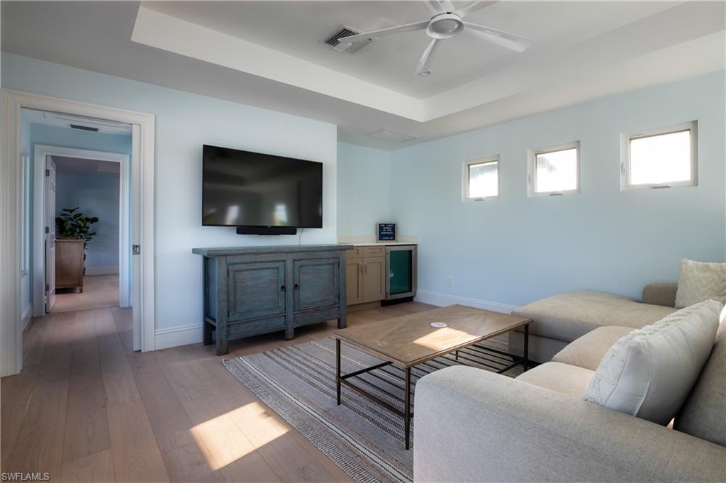 MOORINGS - Residential