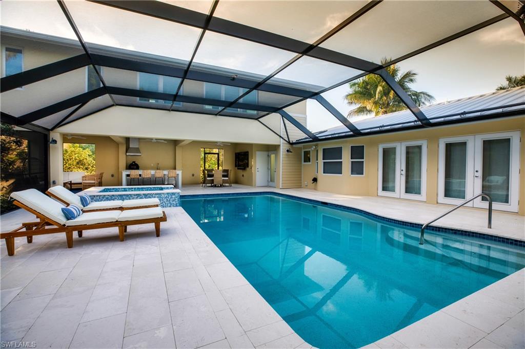 MOORINGS - Residential