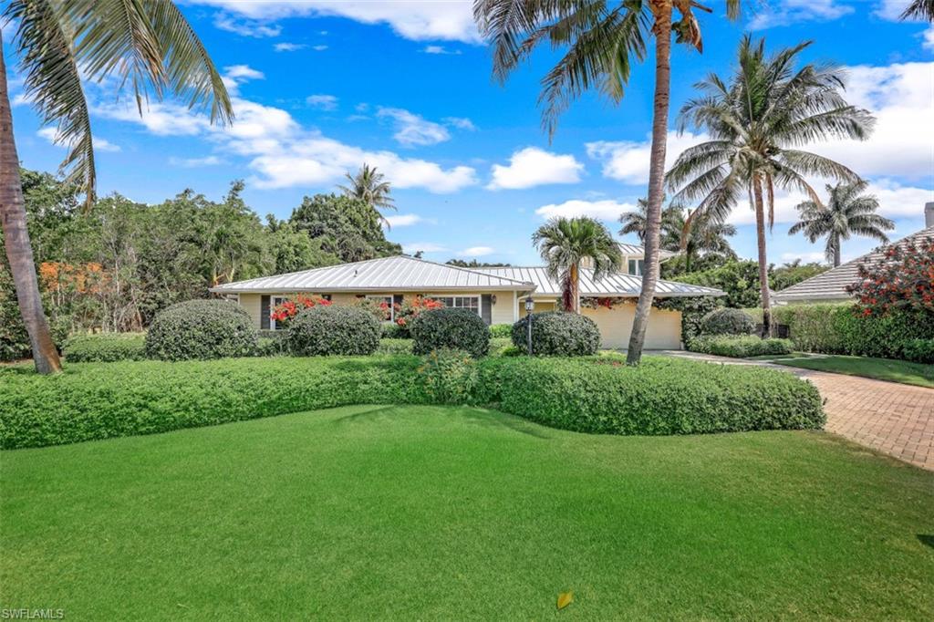 MOORINGS - Residential