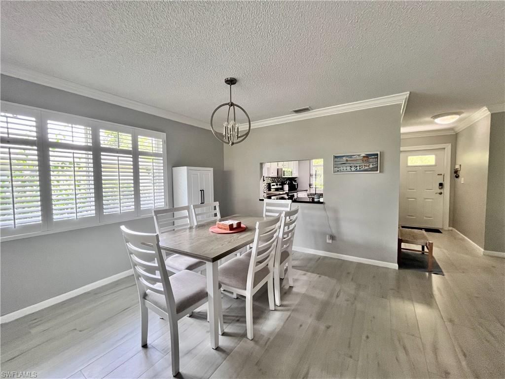 34 Glades BLVD 1461