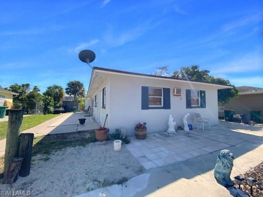 LOW PRICE DUPLEX IN NAPLES MANOR!! Great Investment Income!! Good Location! Easy to Rent, New Roof 2018, close to the School, Each unit has 2Bd/1Ba, concrete block construction, tile floor both unit. Don't miss opportunity. CALL NOW!!