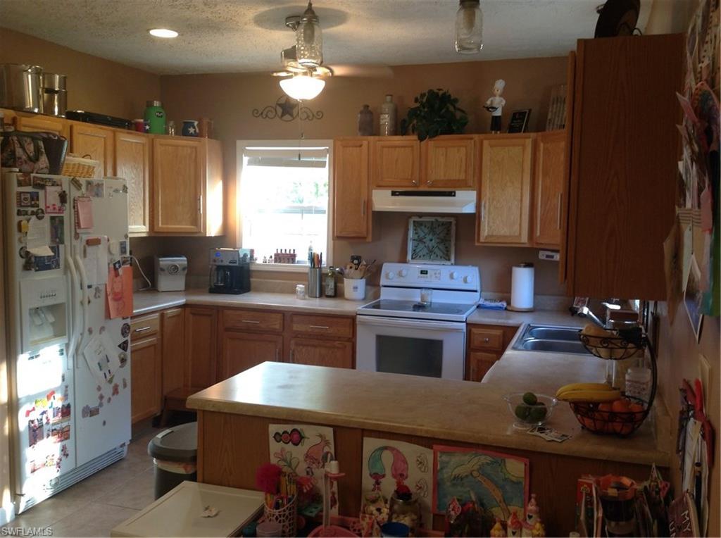 LEAWOOD LAKES - Residential