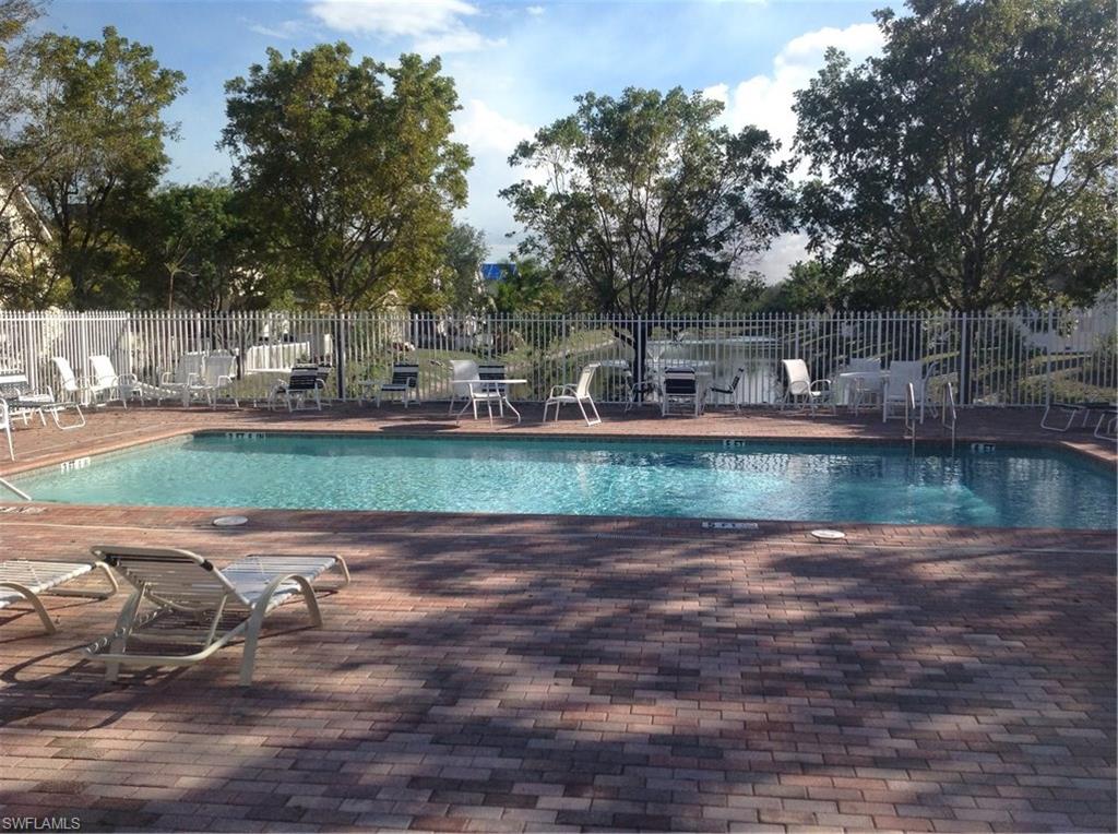 LEAWOOD LAKES - Residential