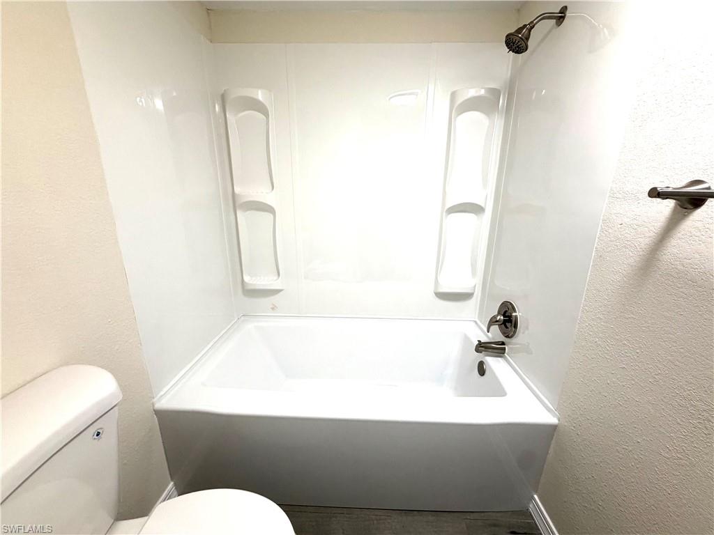 WINDSOR WEST - Residential