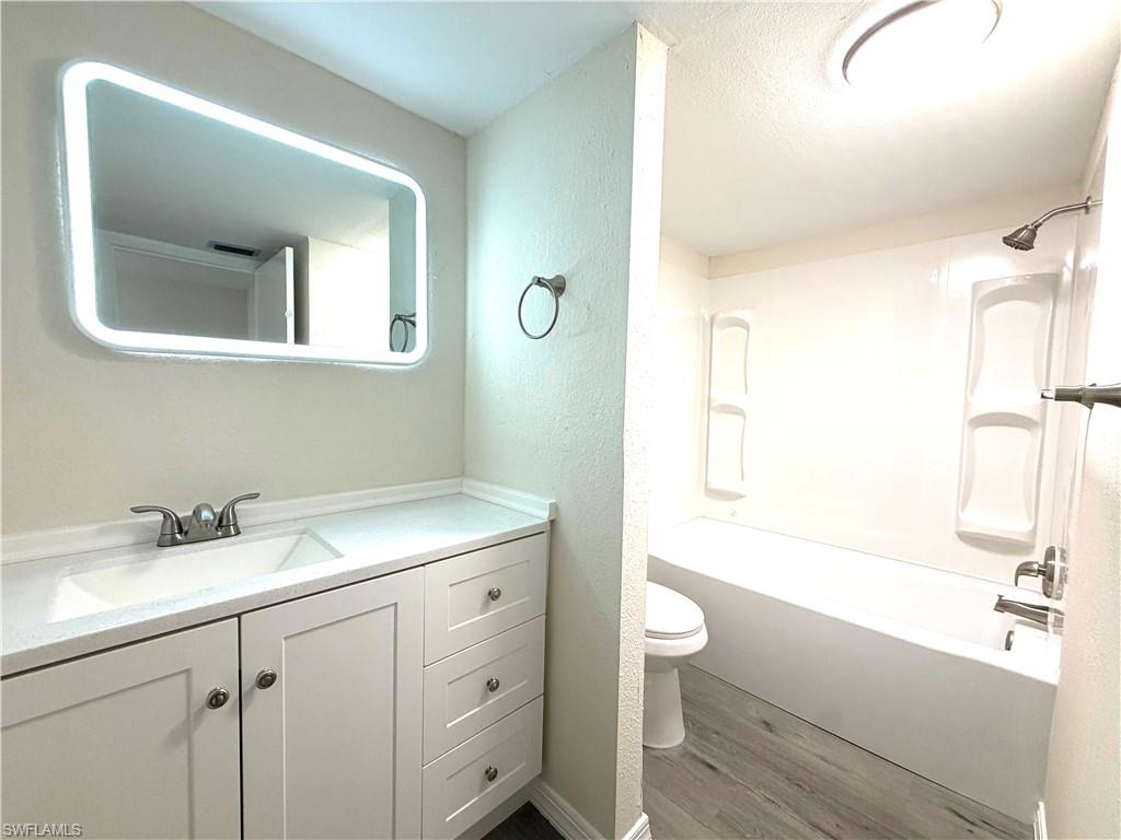 WINDSOR WEST - Residential