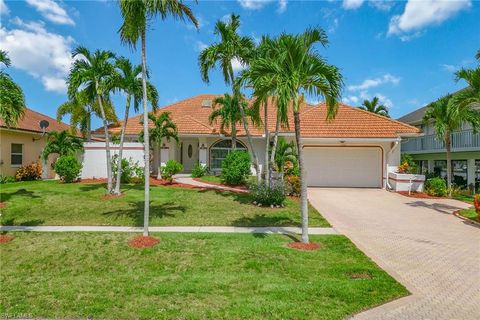 A home in MARCO ISLAND