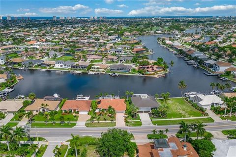 A home in MARCO ISLAND